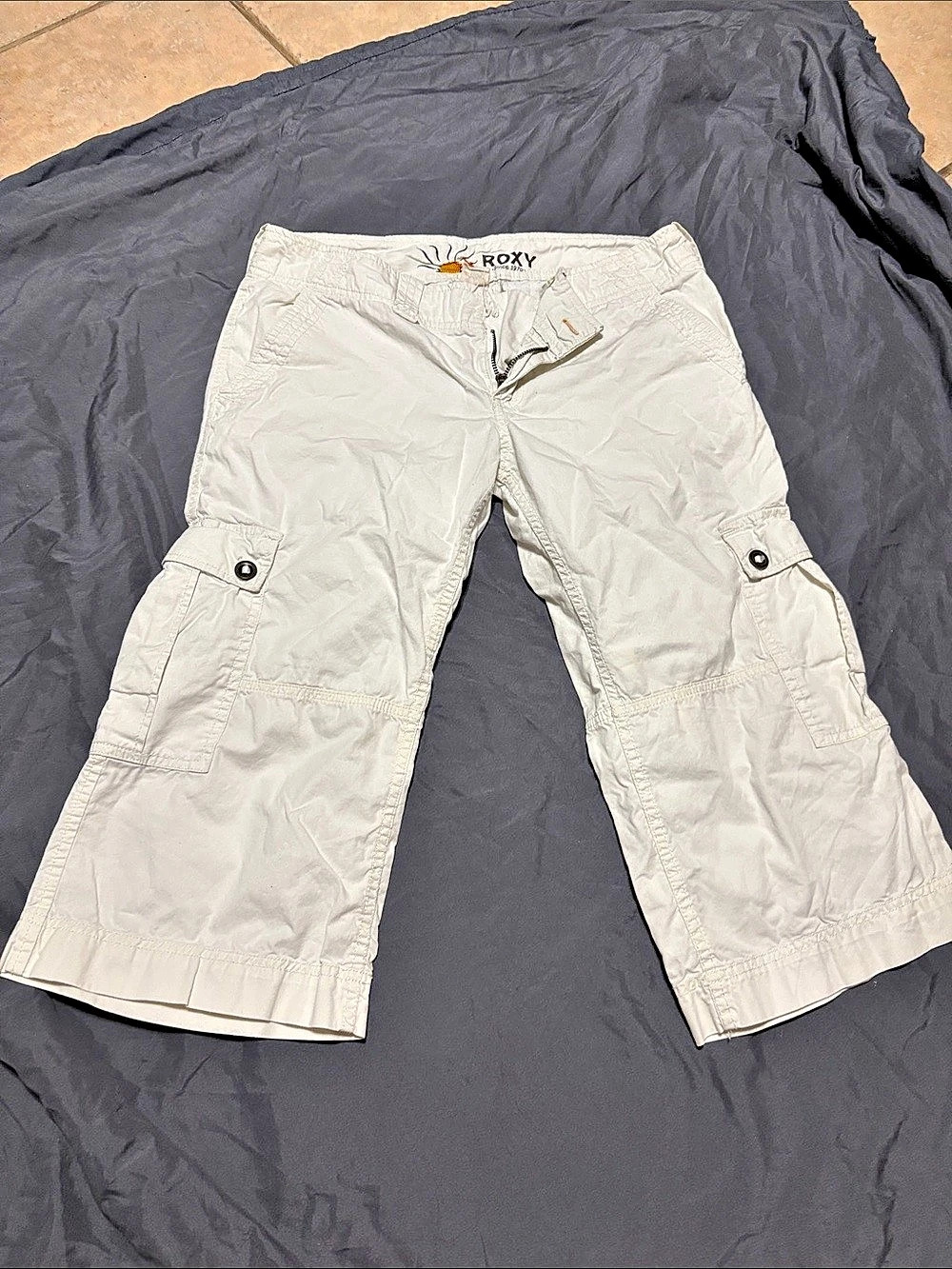 Roxy Women's White Cargo Capri Pants